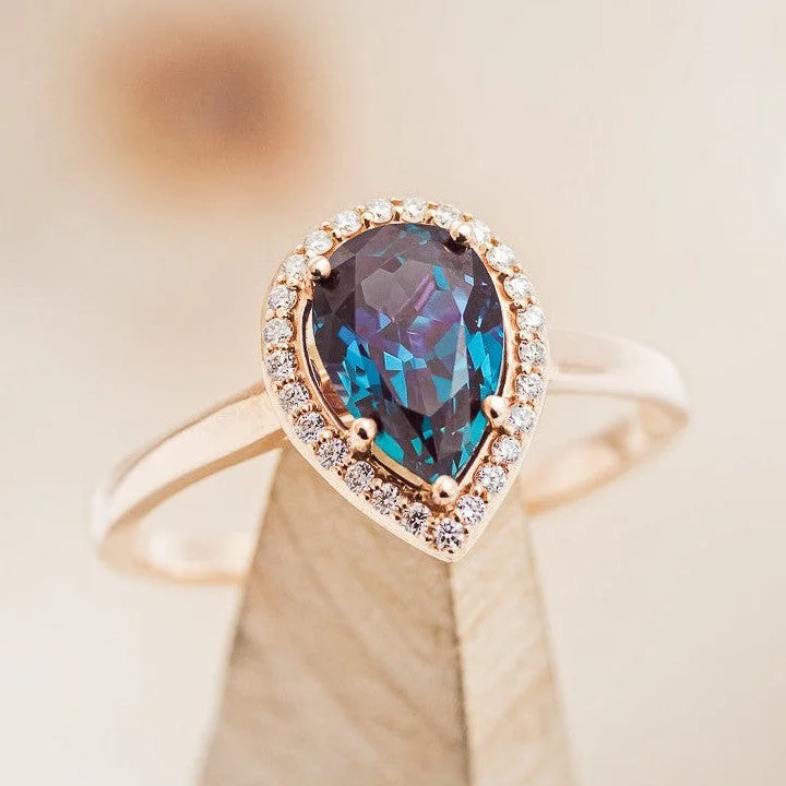 "CLARISS" - PEAR CUT LAB-GROWN ALEXANDRITE ENGAGEMENT RING WITH DIAMOND HALO