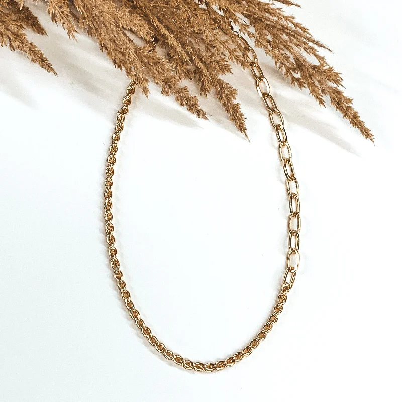 Dreaming in Details Chain Necklace in Gold